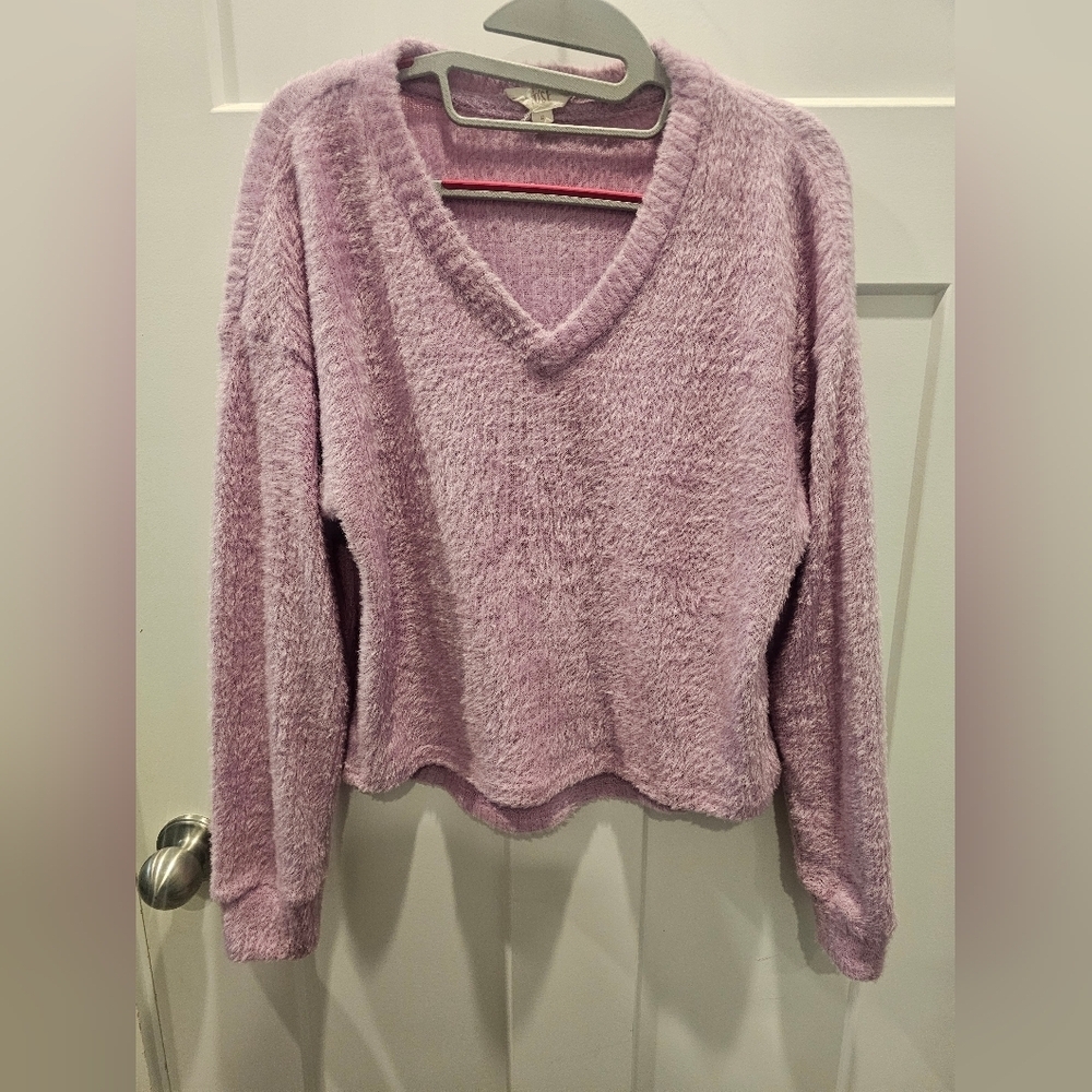 Hippie Rose Lavender Fuzzy V-Neck Sweater Women’s Small Cozy Long Sleeve Soft Kn